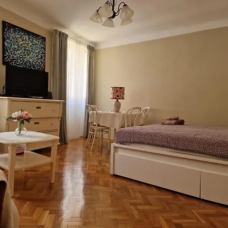 Apartment Seven - Two-bedroom